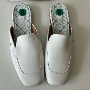 NWT Women’s UGG leather white mules